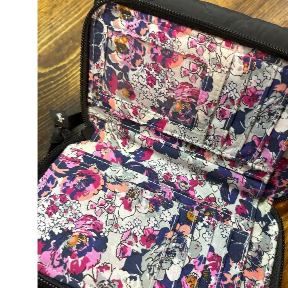 Vera Bradley Black Wallet - Picture 8 of 8